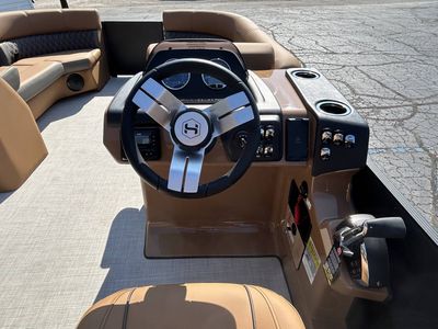 2026 Harris CRUISER 230 SLDH — photo 14 view