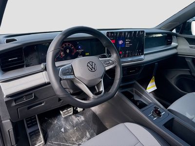 2026 Volkswagen Tiguan — photo 9 view