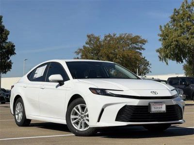 2026 Toyota Camry - Photo 2