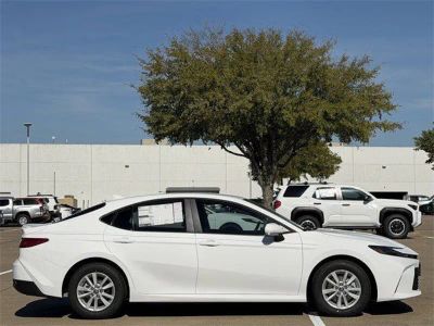 2026 Toyota Camry - Photo 3