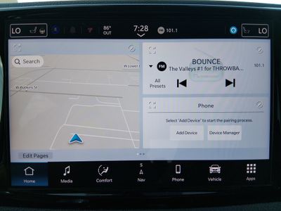 2024 Chrysler Pacifica — photo 18 view