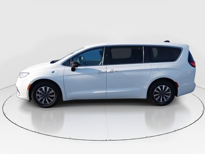 2024 Chrysler Pacifica — interior view