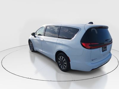 2024 Chrysler Pacifica — detail view
