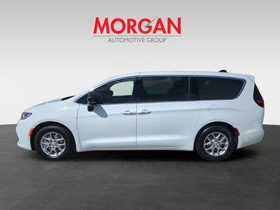 2026 Chrysler Pacifica — photo 8 view