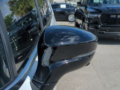 2026 Chrysler Pacifica — photo 12 view