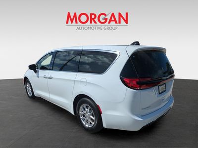 2026 Chrysler Pacifica — photo 7 view