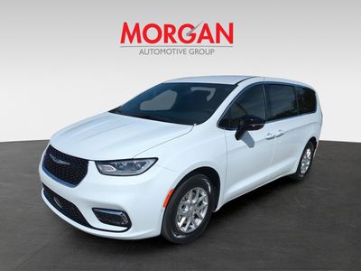 2026 Chrysler Pacifica — photo 9 view