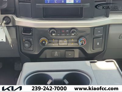 2025 Ford Super Duty F-250 SRW — photo 21 view