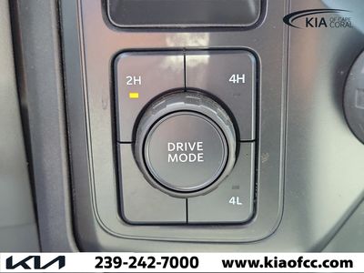 2025 Ford Super Duty F-250 SRW — photo 31 view
