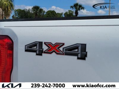 2025 Ford Super Duty F-250 SRW — photo 12 view
