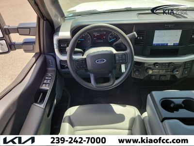 2025 Ford Super Duty F-250 SRW — photo 18 view