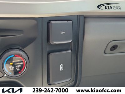 2025 Ford Super Duty F-250 SRW — photo 30 view