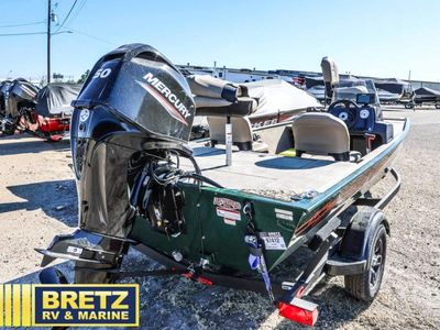 2026 TRACKER Classic — photo 10 view