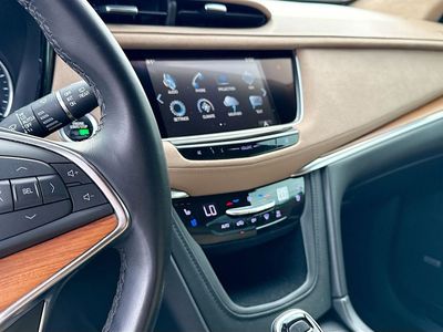 2018 Cadillac XT5 — photo 27 view