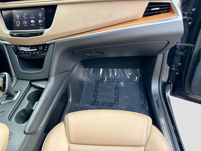 2018 Cadillac XT5 — photo 17 view