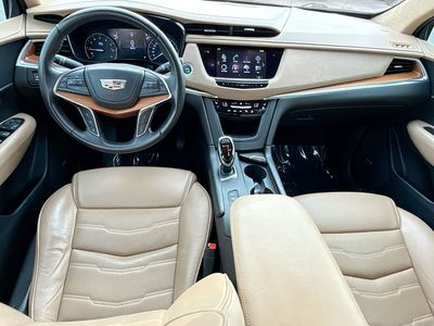 2018 Cadillac XT5 — photo 15 view