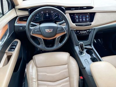 2018 Cadillac XT5 — photo 16 view