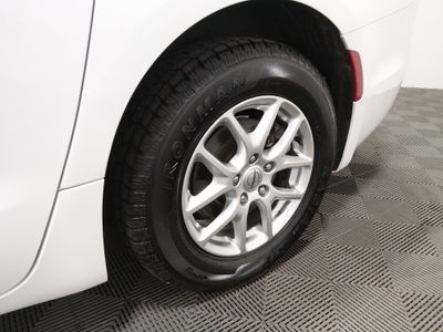 2024 Chrysler Pacifica — photo 10 view