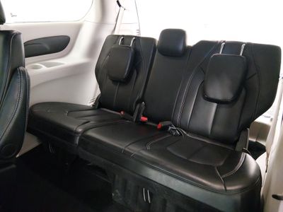 2024 Chrysler Pacifica — photo 17 view