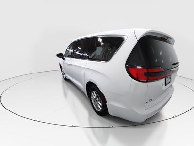 2024 Chrysler Pacifica — detail view