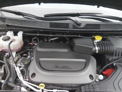 2024 Chrysler Pacifica — photo 9 view