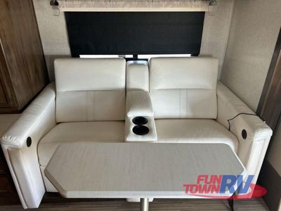 2018 Tiffin Motorhomes Wayfarer - Photo 19