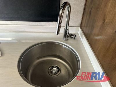 2018 Tiffin Motorhomes Wayfarer - Photo 13