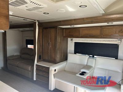 2018 Tiffin Motorhomes Wayfarer - Photo 11