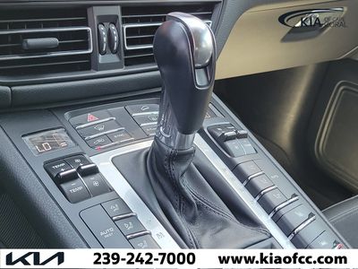 2021 Porsche Macan — photo 32 view