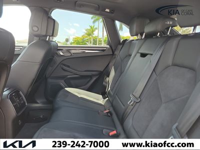 2021 Porsche Macan — photo 15 view