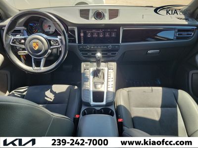 2021 Porsche Macan — photo 19 view