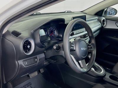 2024 Kia Forte - Photo 14