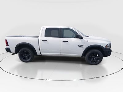2024 Chevrolet Suburban - Photo 8