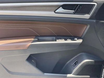 2023 Volkswagen Atlas — photo 12 view