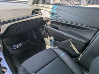 2025 Cadillac CT4 — photo 13 view