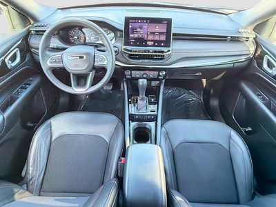 2023 Jeep Compass — photo 15 view