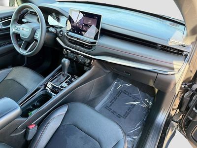 2023 Jeep Compass — photo 13 view