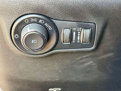 2023 Jeep Compass — photo 33 view