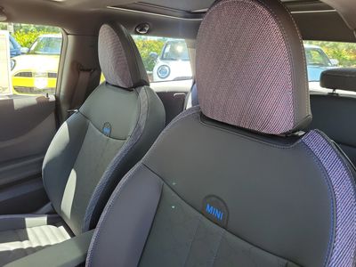 2026 MINI Hardtop 2 Door - Photo 10