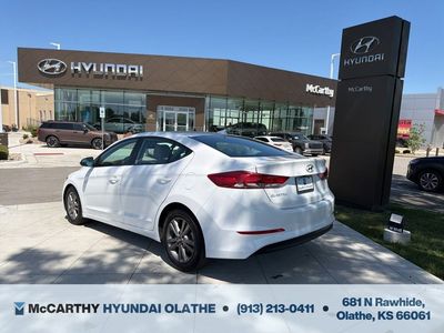 2018 Hyundai Elantra — photo 13 view