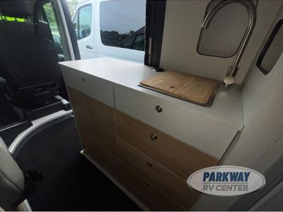 2023 Airstream Rangeline - Photo 12