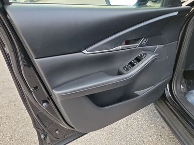2023 Mazda CX-30 — photo 18 view