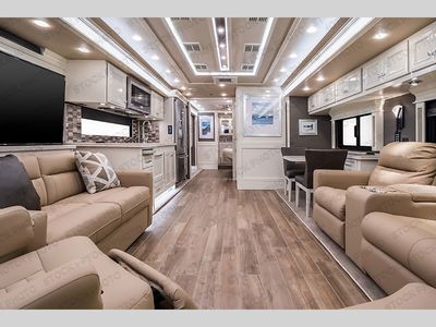 2022 Tiffin Motorhomes Phaeton — interior view