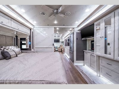 2022 Tiffin Motorhomes Phaeton — photo 7 view