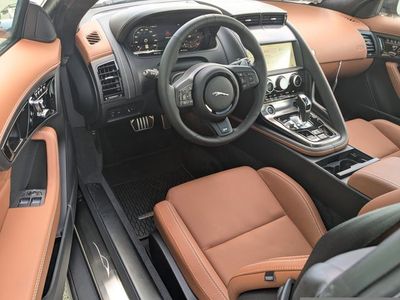 2024 Jaguar F-TYPE - Photo 12