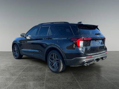 2025 Ford Explorer — detail view