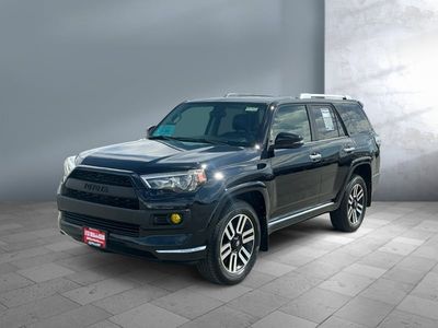 2014 Toyota 4Runner — front three-quarter view