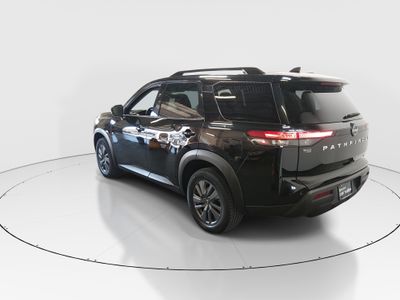 2024 Nissan Pathfinder — detail view