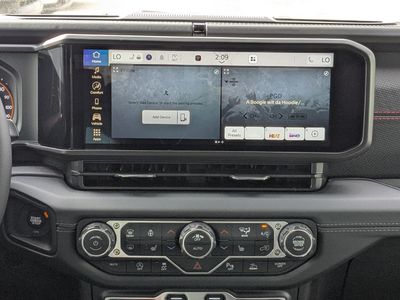 2026 Jeep Gladiator — photo 18 view