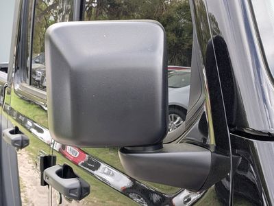 2026 Jeep Gladiator — photo 11 view